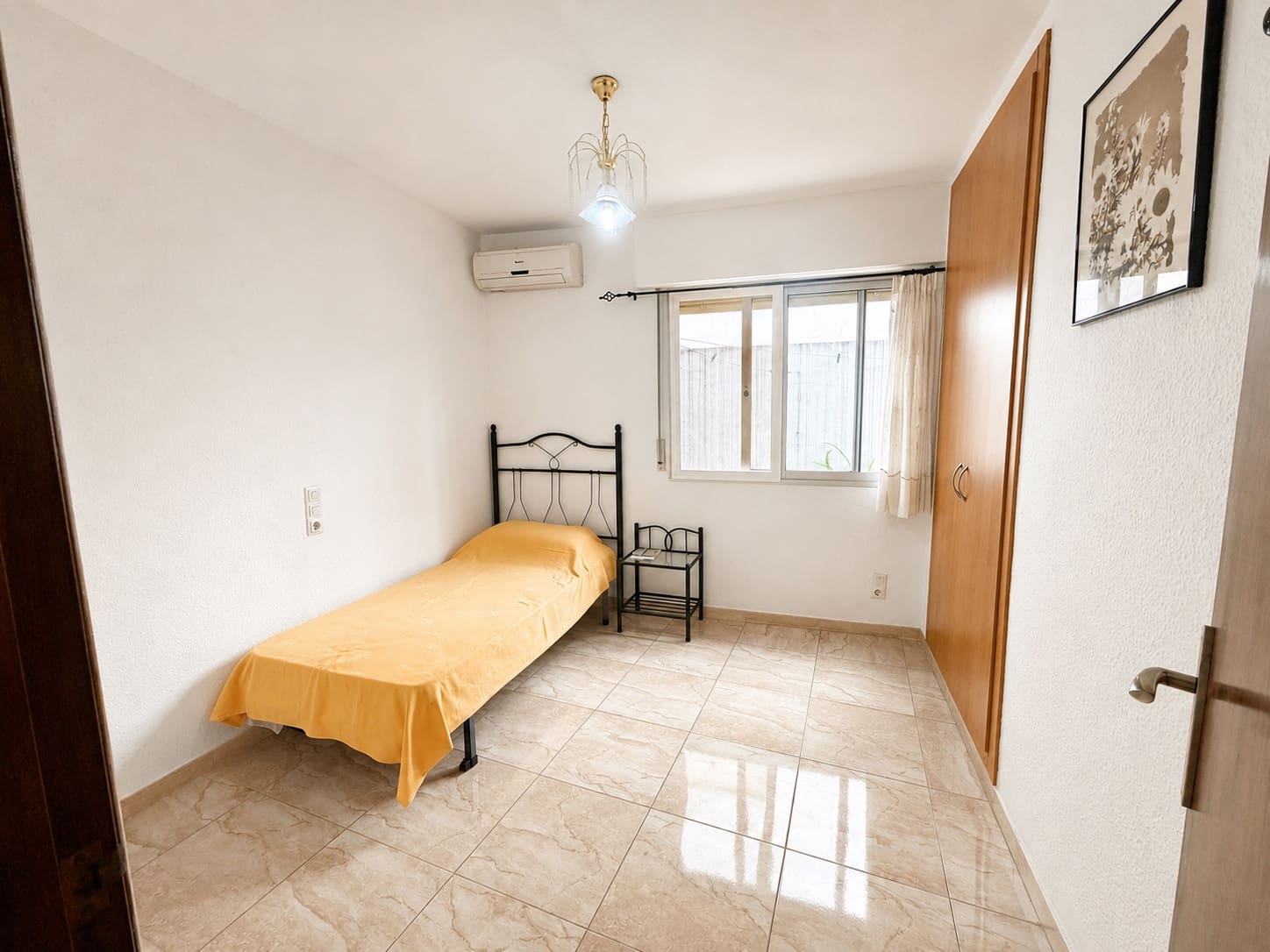 Piso de 3 habitaciones en Dénia en venta - 220.000 € (Ref: 9918857)