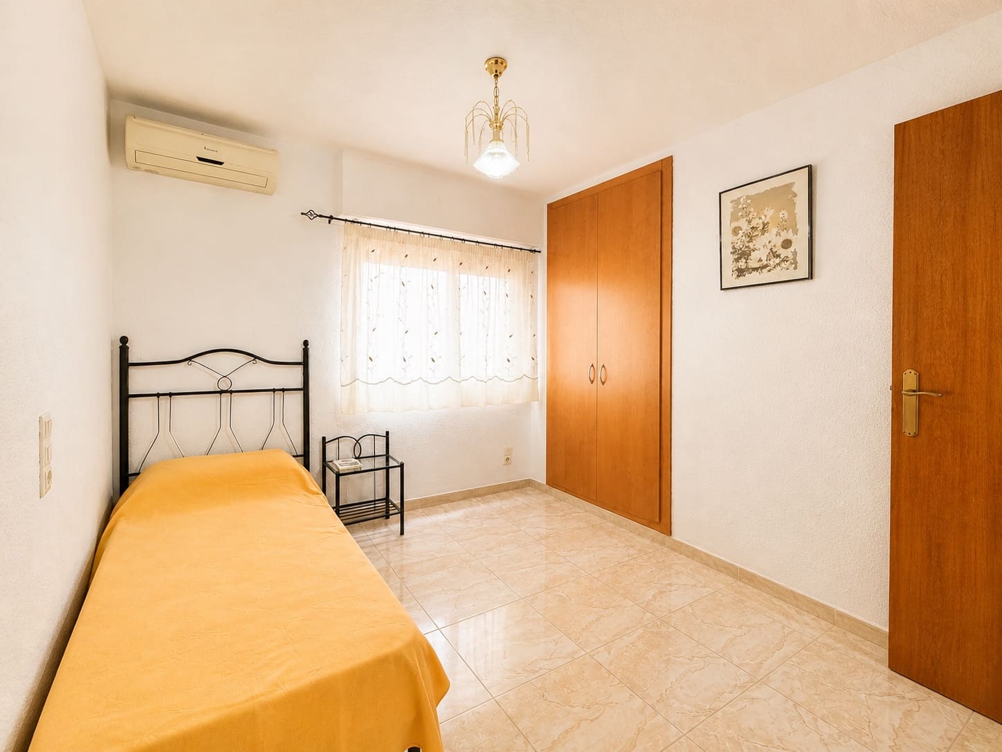 Piso de 3 habitaciones en Dénia en venta - 220.000 € (Ref: 9918857)