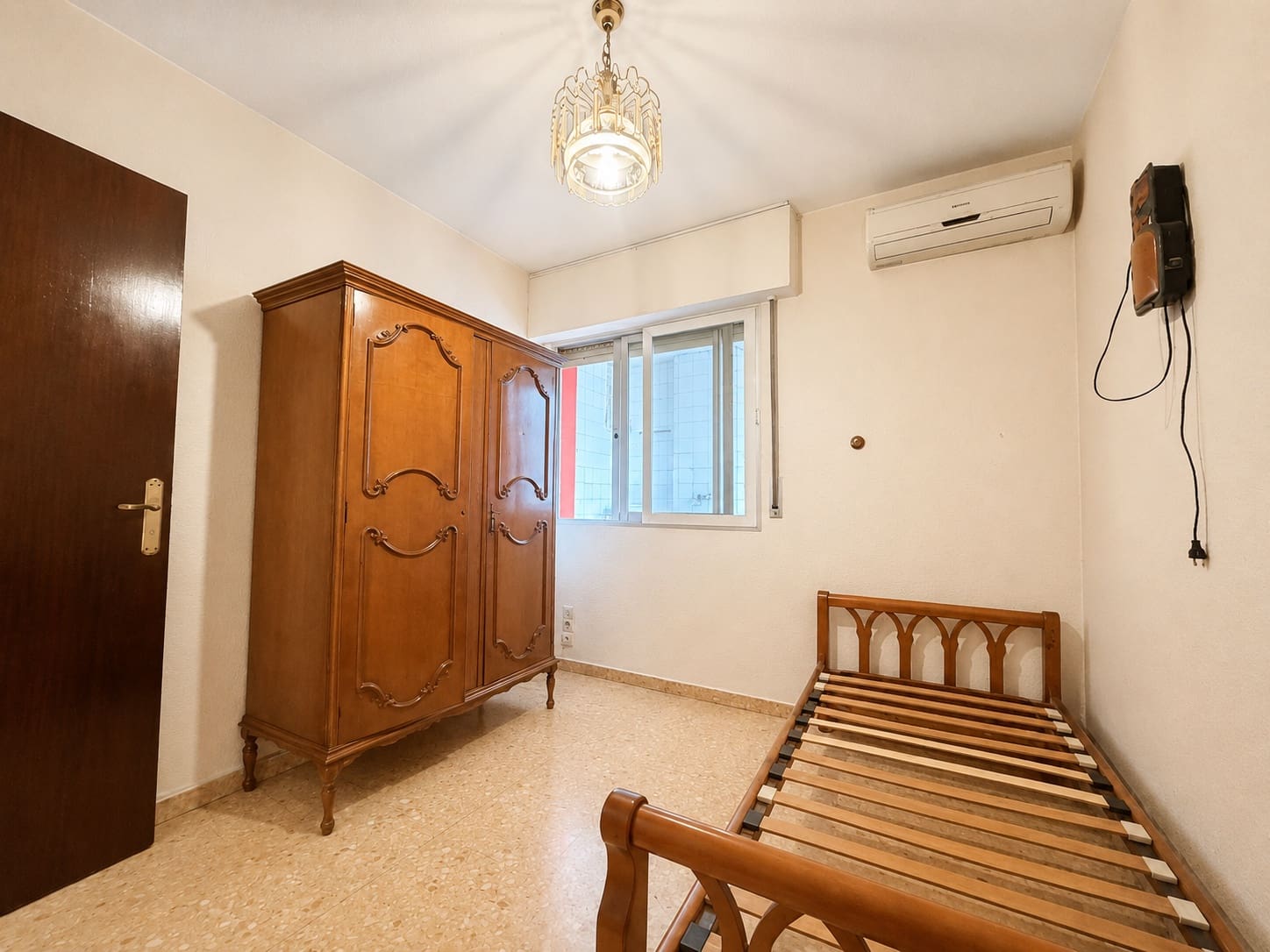 Piso de 3 habitaciones en Dénia en venta - 220.000 € (Ref: 9918857)
