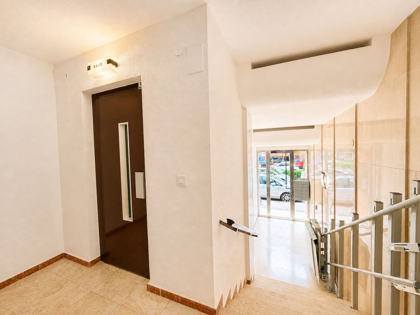 Piso de 3 habitaciones en Dénia en venta - 220.000 € (Ref: 9918857)