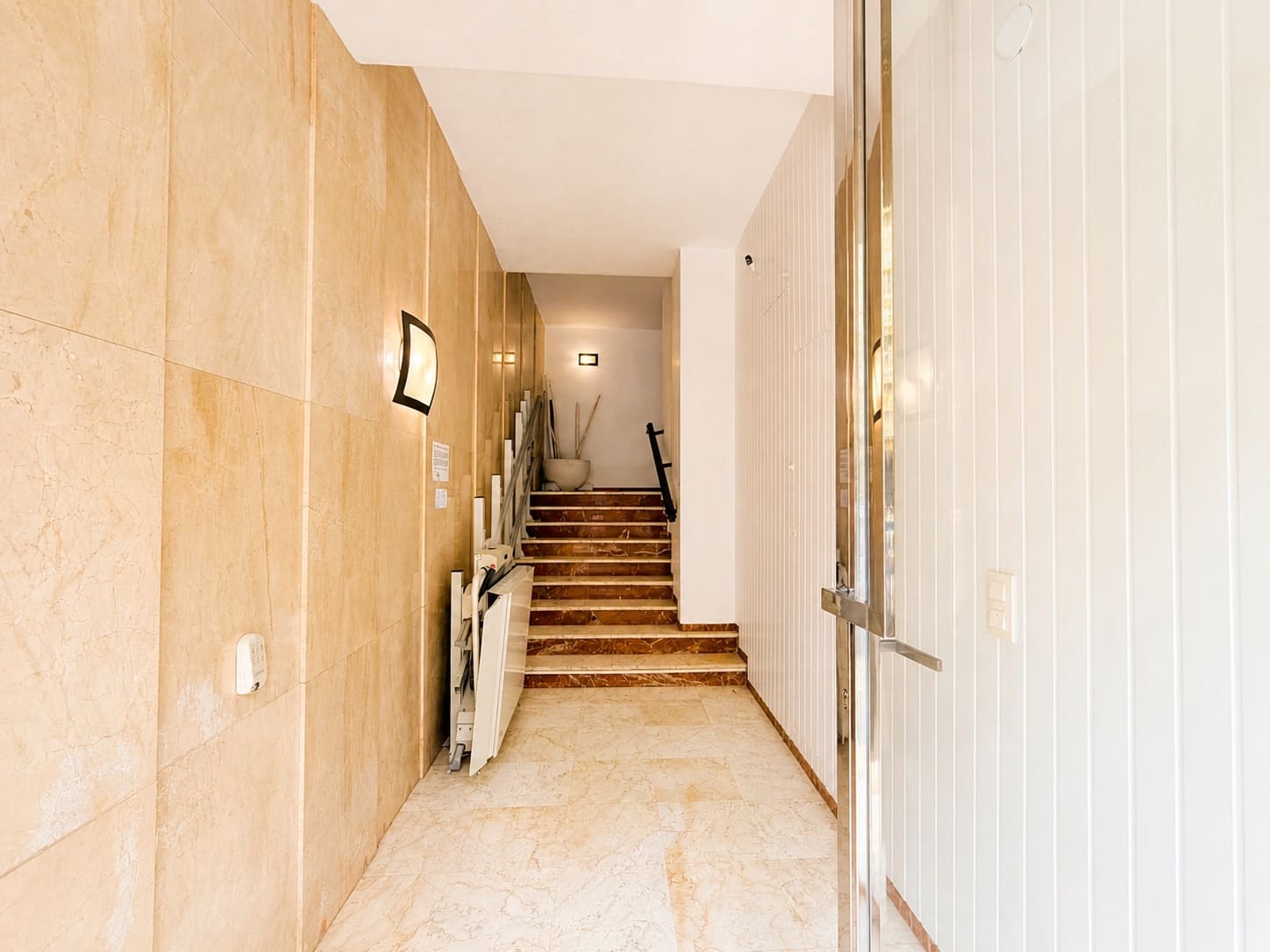 Piso de 3 habitaciones en Dénia en venta - 220.000 € (Ref: 9918857)