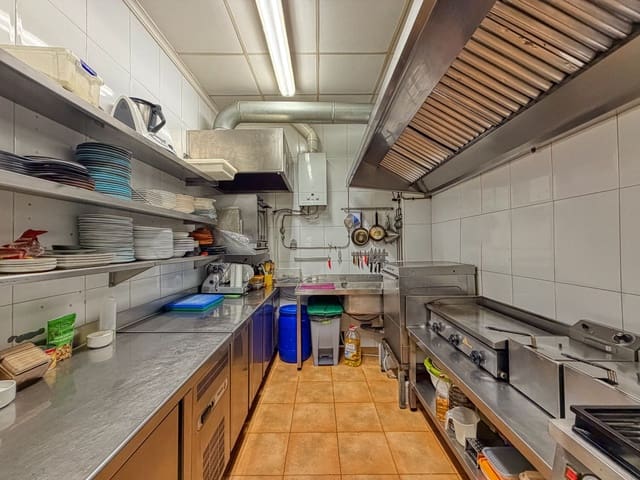 Commercieel te huur in Dénia - € 1.200 (Ref: 9918861)