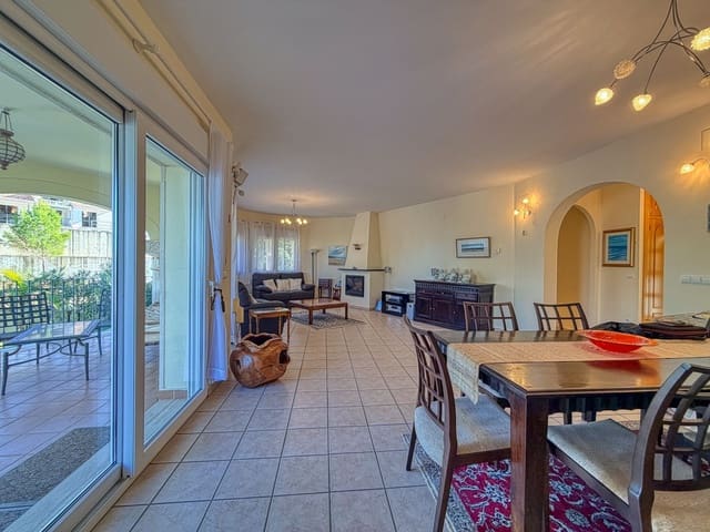 3 chambre Villa/Maison à vendre à Dénia avec piscine garage - 725 000 € (Ref: 9918863)