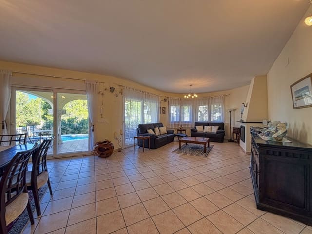 3 chambre Villa/Maison à vendre à Dénia avec piscine garage - 725 000 € (Ref: 9918863)