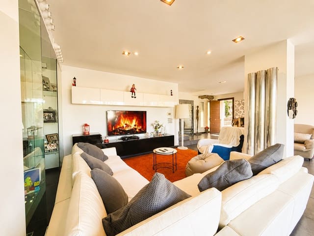 4 Zimmer Villa zu verkaufen in Dénia mit Pool Garage - 1.350.000 € (Ref: 9918864)