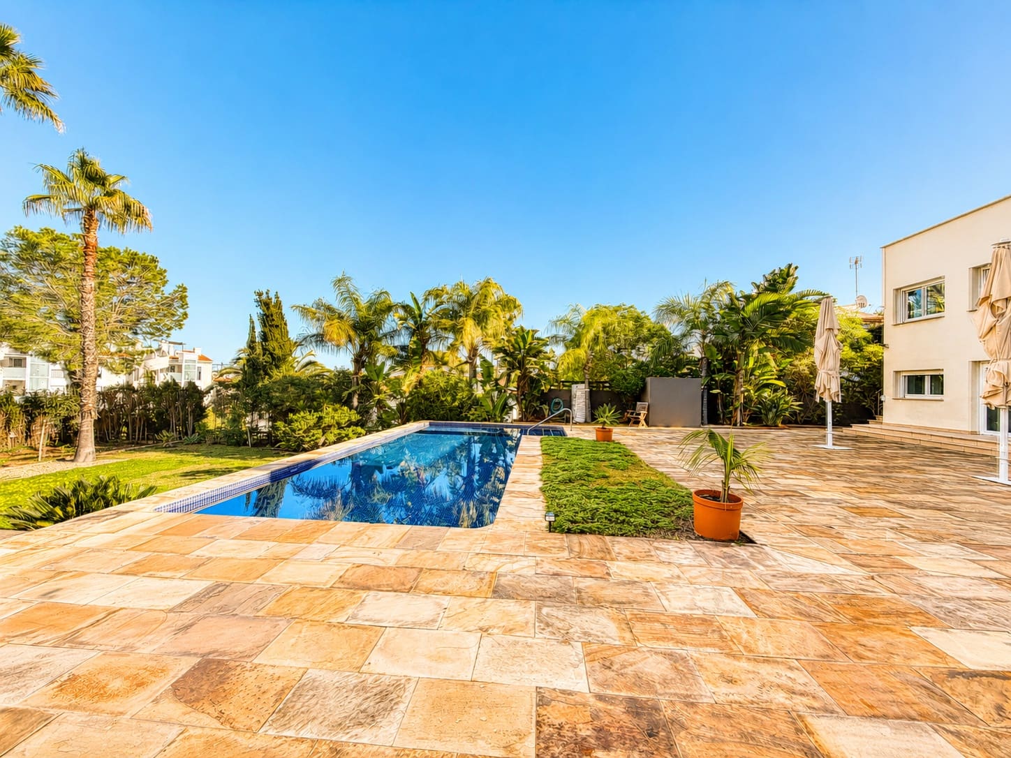 4 Zimmer Villa zu verkaufen in Denia mit Pool Garage - 1.350.000 € (Ref: 9918864)