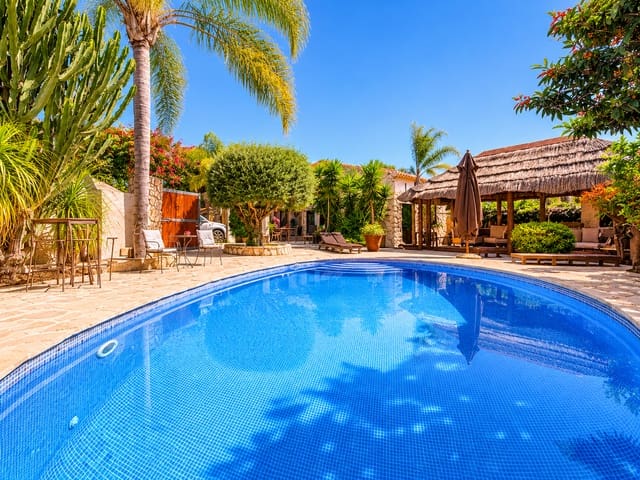 4 soveværelse Villa til salg i Javea / Xàbia med swimmingpool garage - € 750.000 (Ref: 9919785)