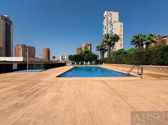 3 makuuhuone Kattohuoneisto myytävänä paikassa Playa Poniente, Benidorm mukana uima-altaan 
autotalli - 720 000 € (Ref: 10016828)