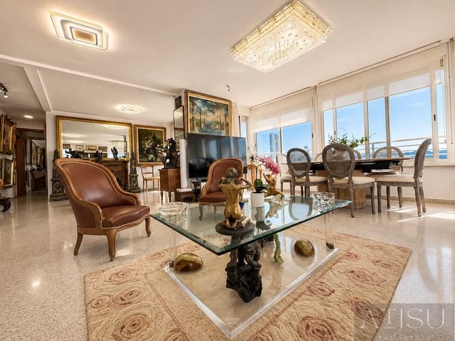 3 makuuhuone Kattohuoneisto myytävänä paikassa Playa Poniente, Benidorm mukana uima-altaan 
autotalli - 720 000 € (Ref: 10016828)