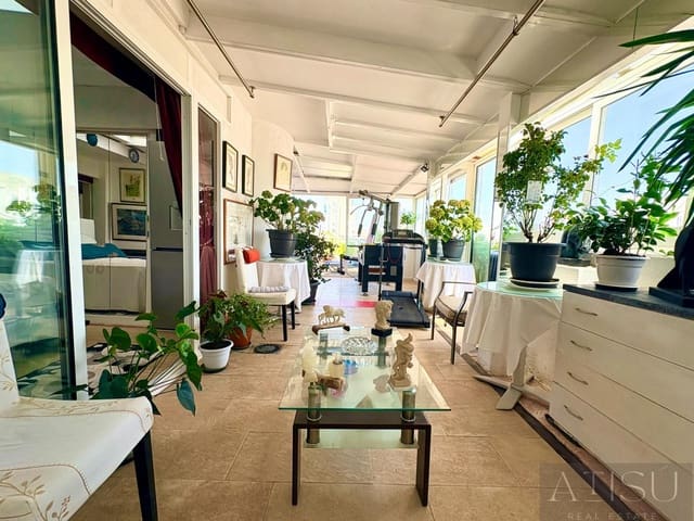 3 makuuhuone Kattohuoneisto myytävänä paikassa Playa Poniente, Benidorm mukana uima-altaan 
autotalli - 720 000 € (Ref: 10016828)