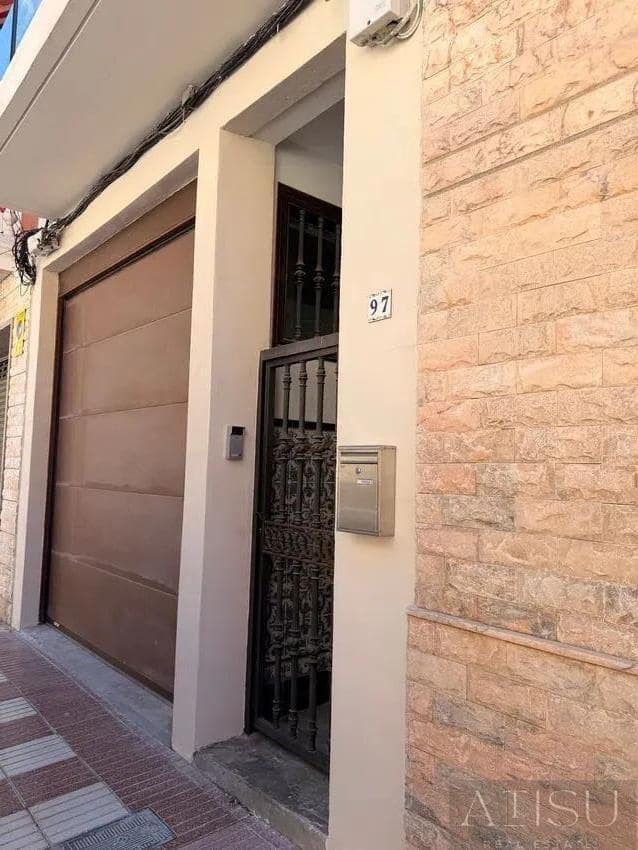 Apartment for sale in El Campello with garage - € 2,200,000 (Ref: 10033250)