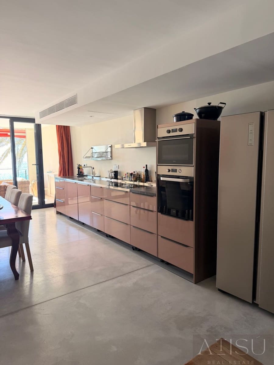 Apartment for sale in El Campello with garage - € 2,200,000 (Ref: 10033250)