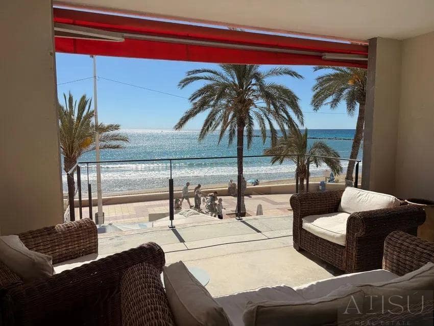 Apartment for sale in El Campello with garage - € 2,200,000 (Ref: 10033250)
