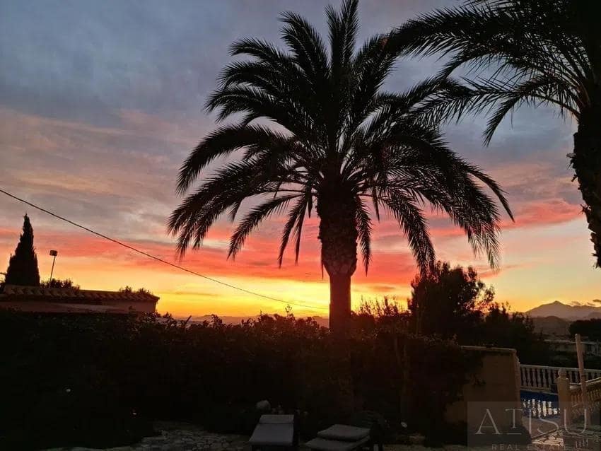 3 sovrum Villa till salu i El Campello med pool garage - 345 000 € (Ref: 10033252)