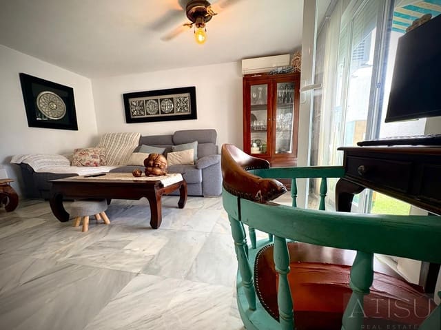 2 makuuhuone Omakotitalo myytävänä paikassa Playa Poniente, Benidorm mukana uima-altaan 
autotalli - 269 000 € (Ref: 10036219)
