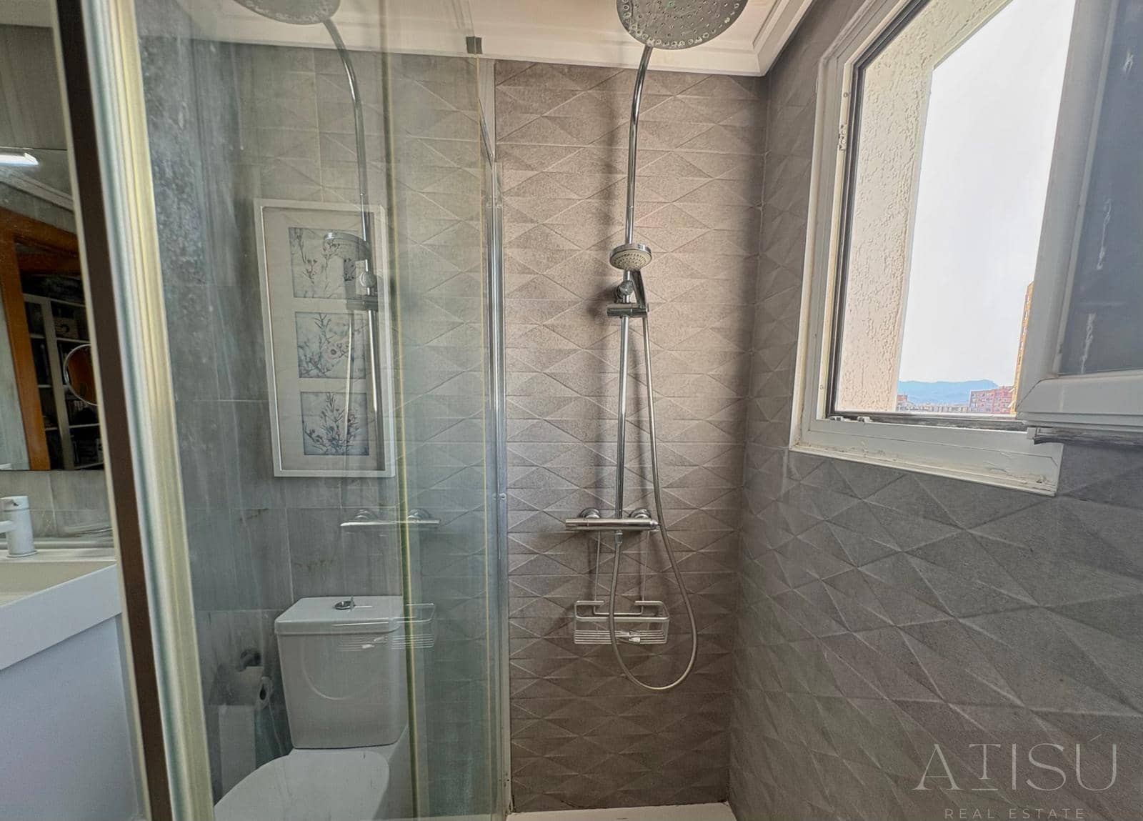 2 makuuhuone Omakotitalo myytävänä paikassa Benidorm mukana uima-altaan 
autotalli - 269 000 € (Ref: 10036219)