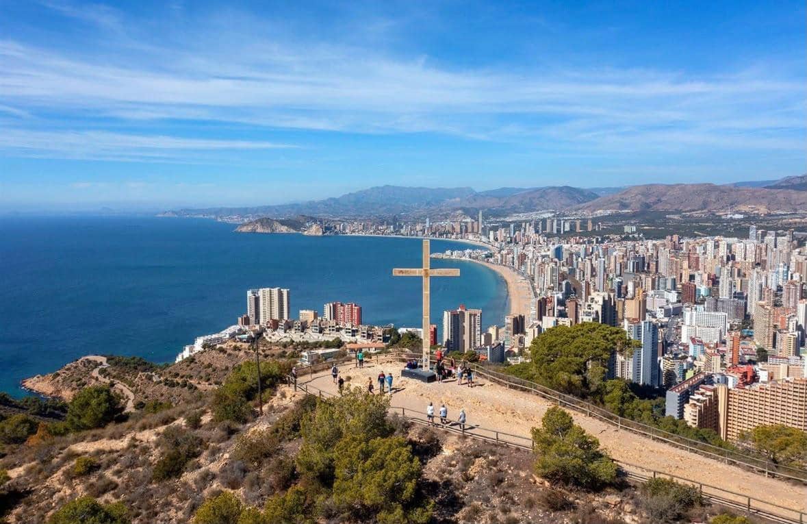 2 soverom Kjedet enebolig til salgs i Benidorm med svømmebasseng garasje - € 249 000 (Ref: 10171961)