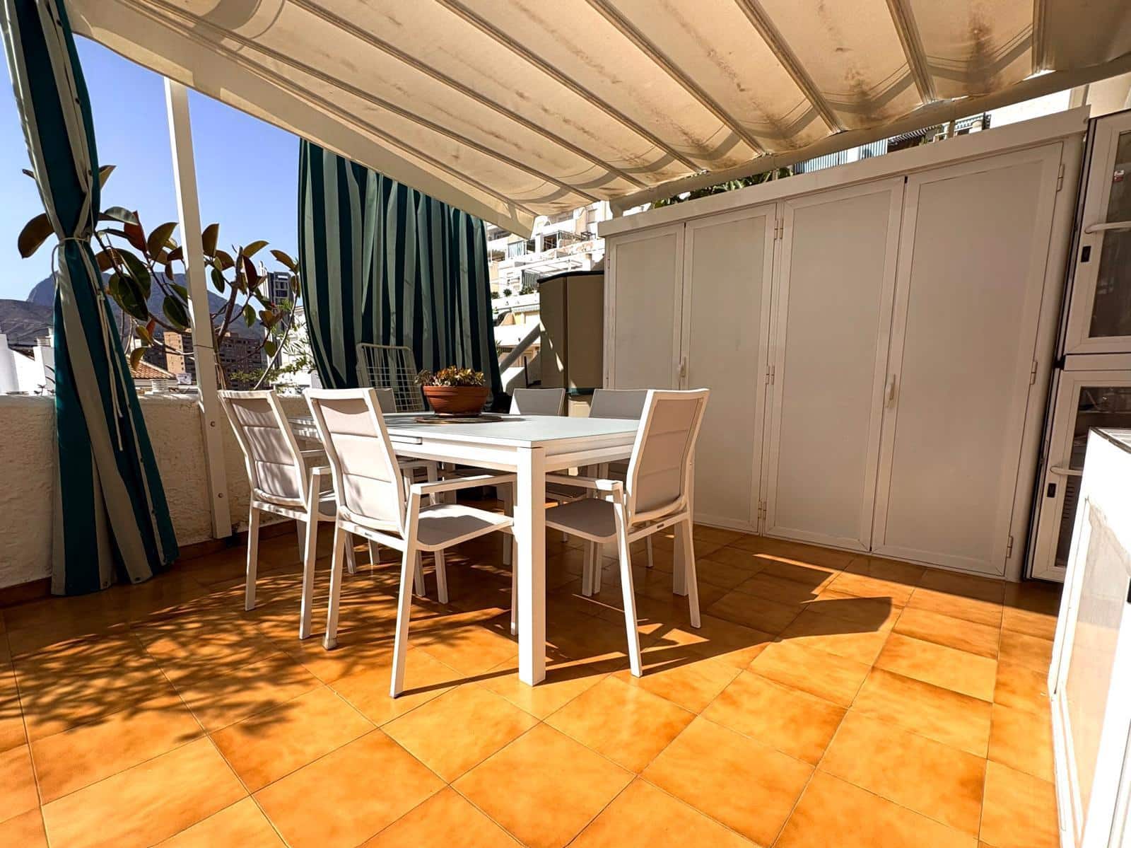 2 soverom Kjedet enebolig til salgs i Benidorm med svømmebasseng garasje - € 249 000 (Ref: 10171961)