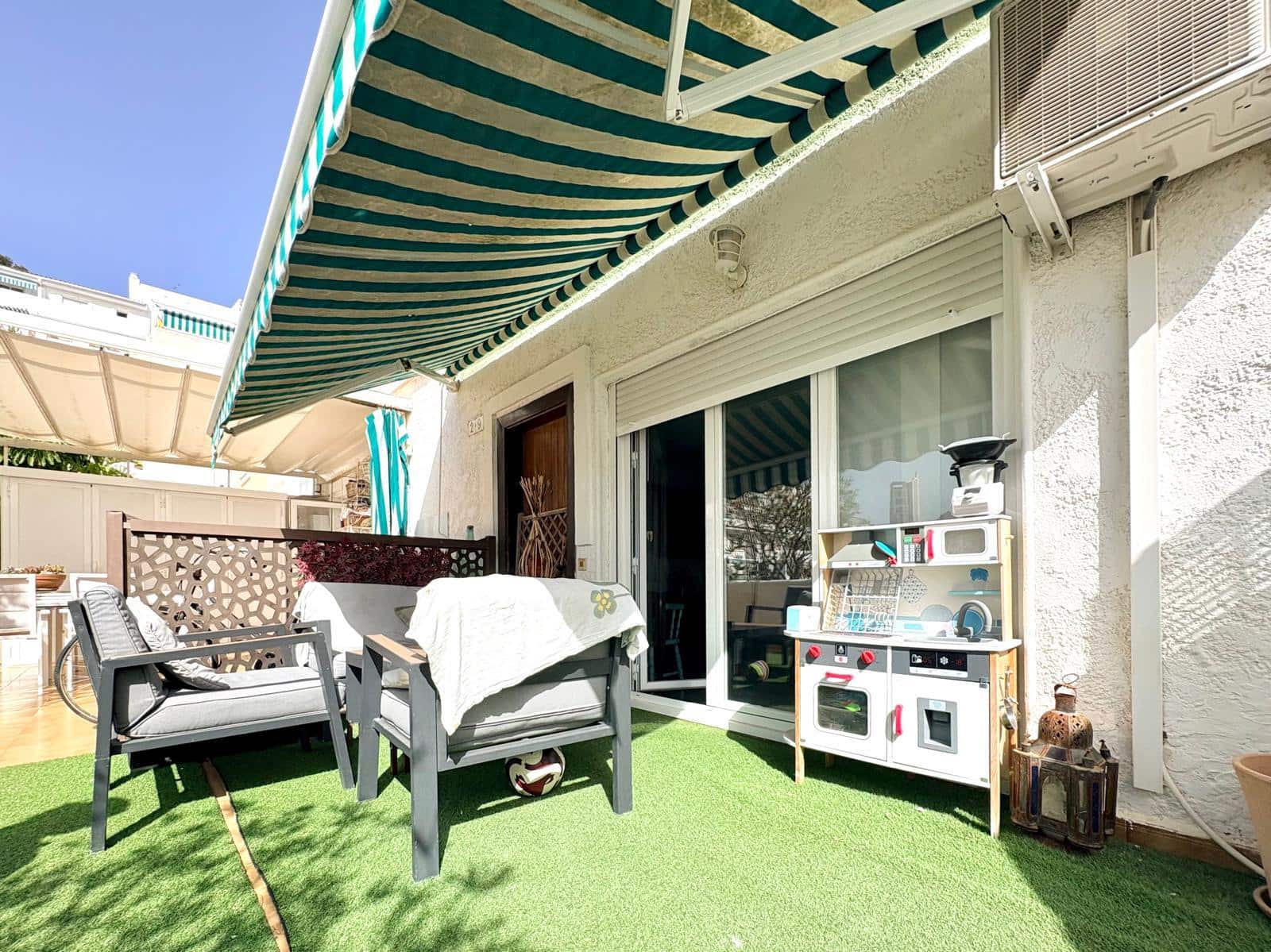 2 soverom Kjedet enebolig til salgs i Benidorm med svømmebasseng garasje - € 249 000 (Ref: 10171961)