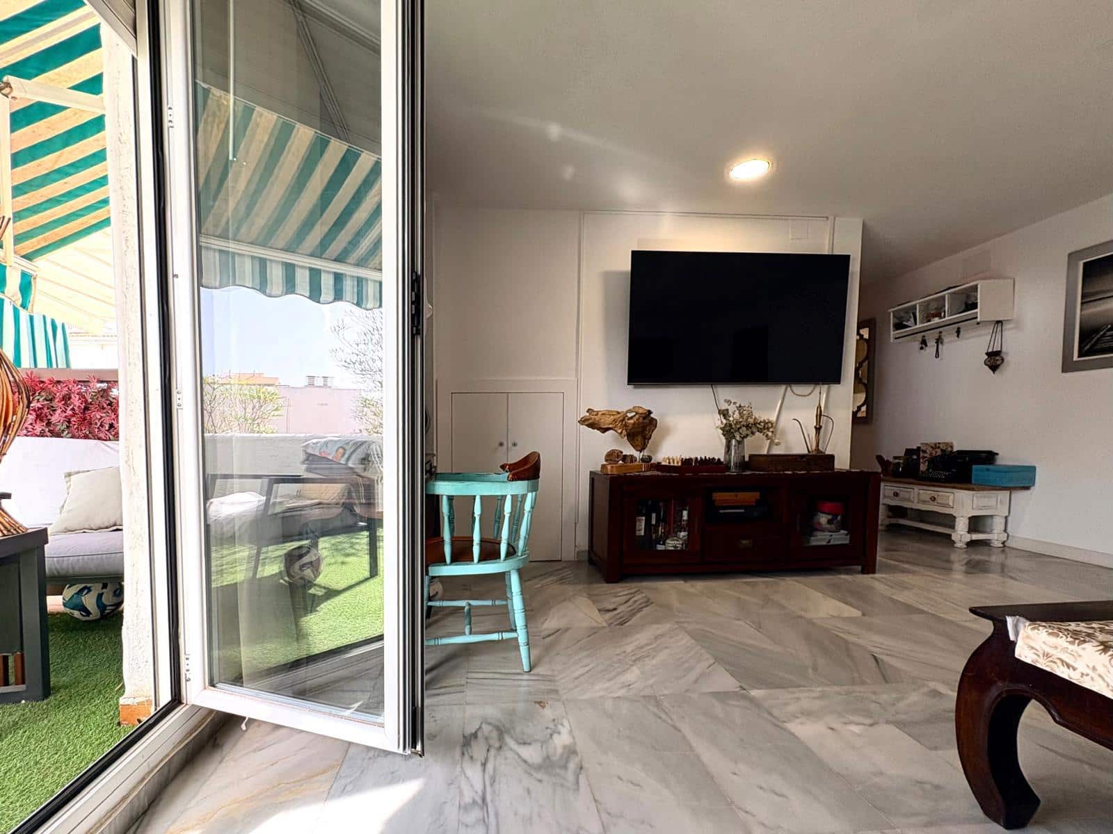 2 soverom Kjedet enebolig til salgs i Benidorm med svømmebasseng garasje - € 249 000 (Ref: 10171961)