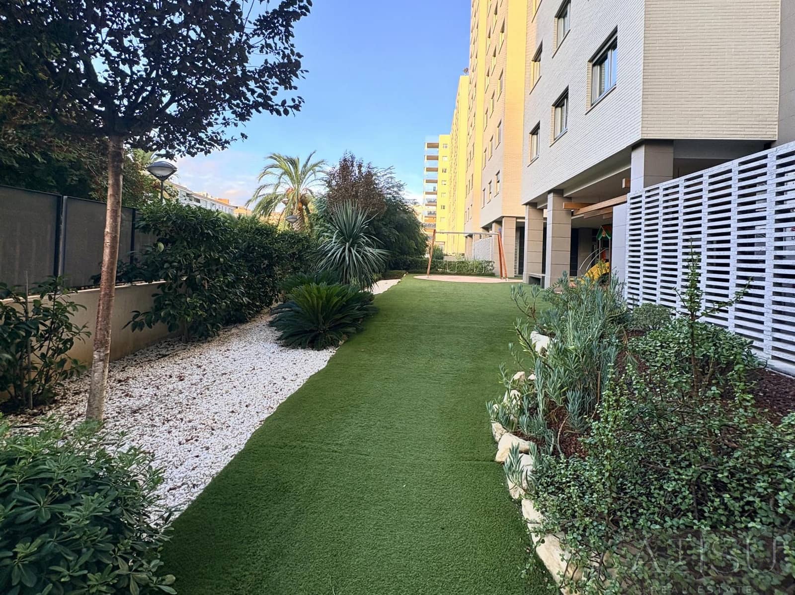 2 slaapkamer Flat te koop in El Campello met zwembad garage - € 477.000 (Ref: 10171962)