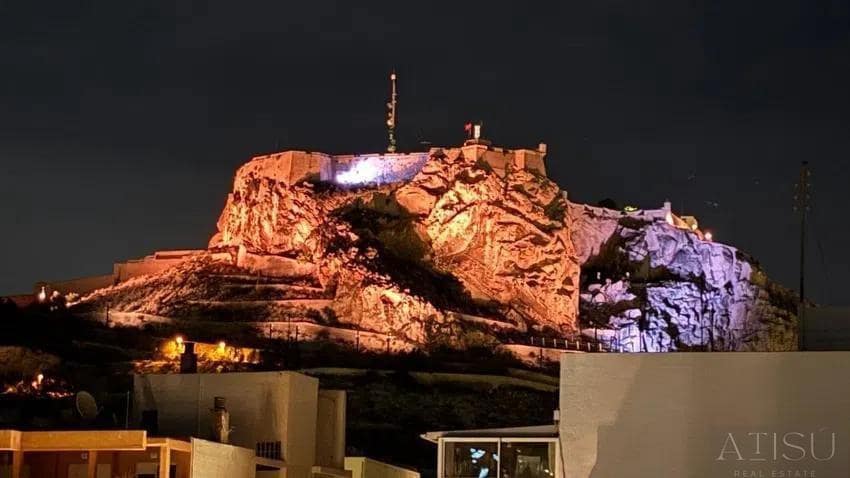 3 soveværelse Lejlighed til salg i Alicante by - € 620.000 (Ref: 10179621)