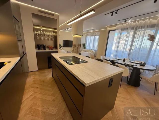 3 soveværelse Lejlighed til salg i Barrio del Centro, Alicante by - € 620.000 (Ref: 10179621)