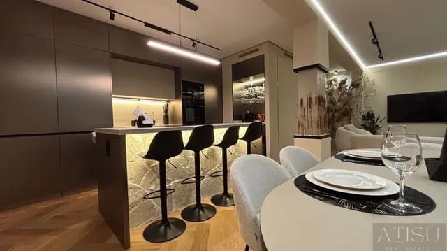 3 soveværelse Lejlighed til salg i Barrio del Centro, Alicante by - € 620.000 (Ref: 10179621)