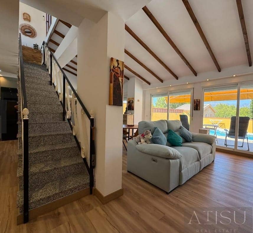 Chalet de 2 habitaciones en La Nucia en venta con piscina garaje - 420.000 € (Ref: 10179622)