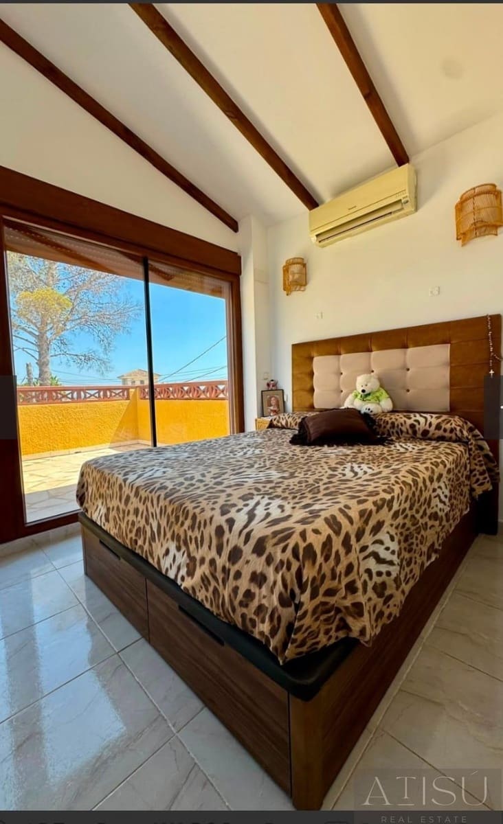 Chalet de 2 habitaciones en La Nucia en venta con piscina garaje - 420.000 € (Ref: 10179622)