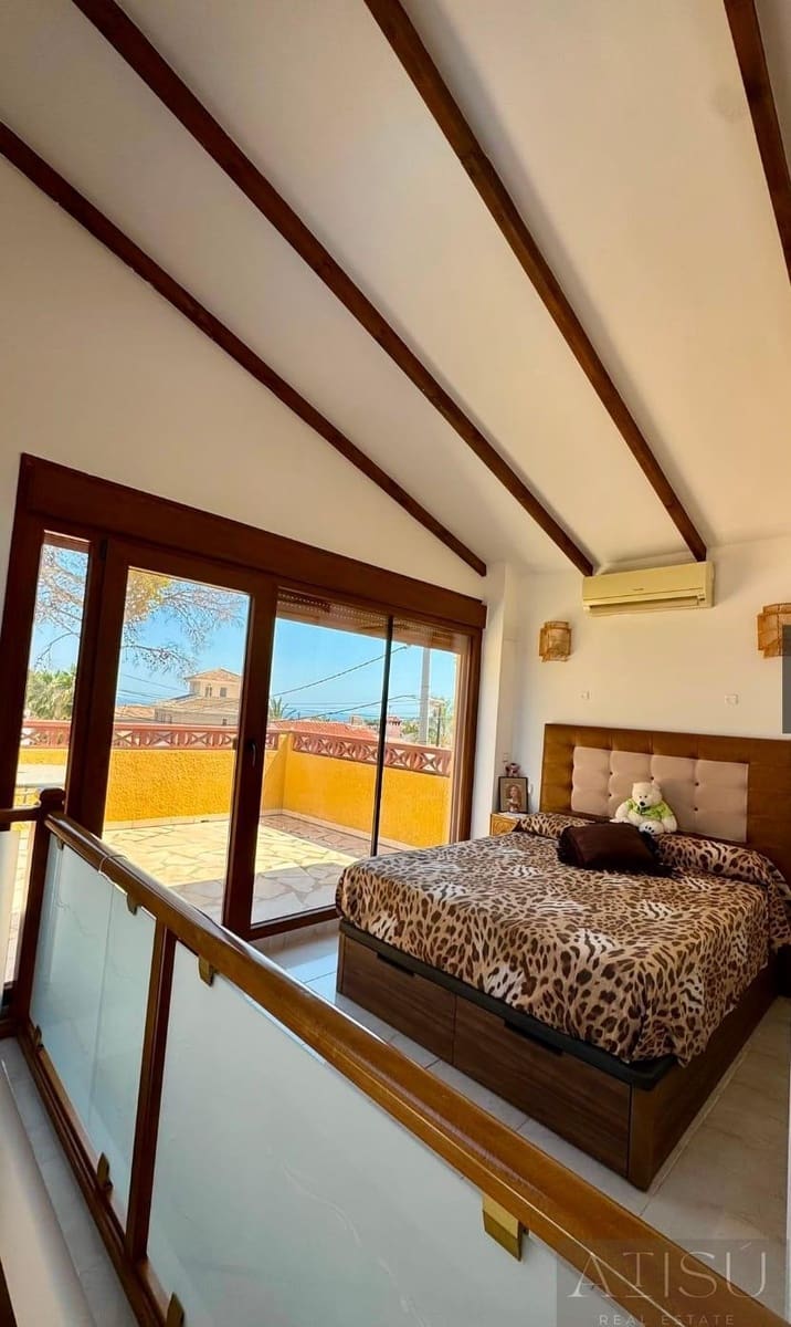 Chalet de 2 habitaciones en La Nucia en venta con piscina garaje - 420.000 € (Ref: 10179622)