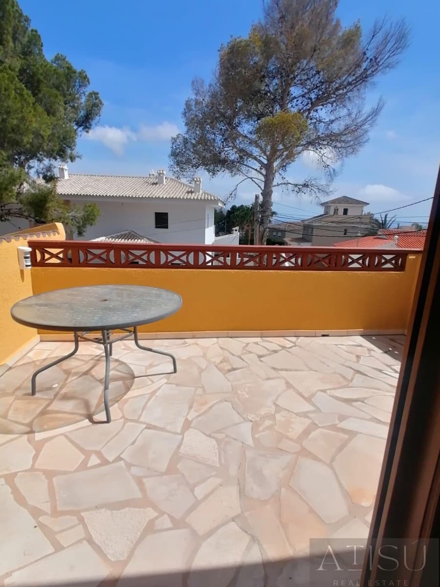 Chalet de 2 habitaciones en La Nucia en venta con piscina garaje - 420.000 € (Ref: 10179622)