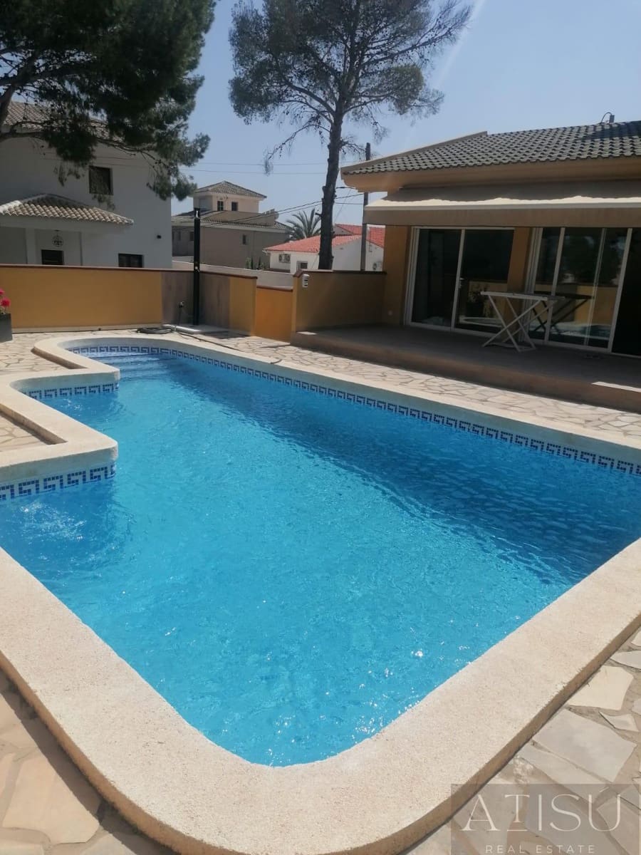 Chalet de 2 habitaciones en La Nucia en venta con piscina garaje - 420.000 € (Ref: 10179622)