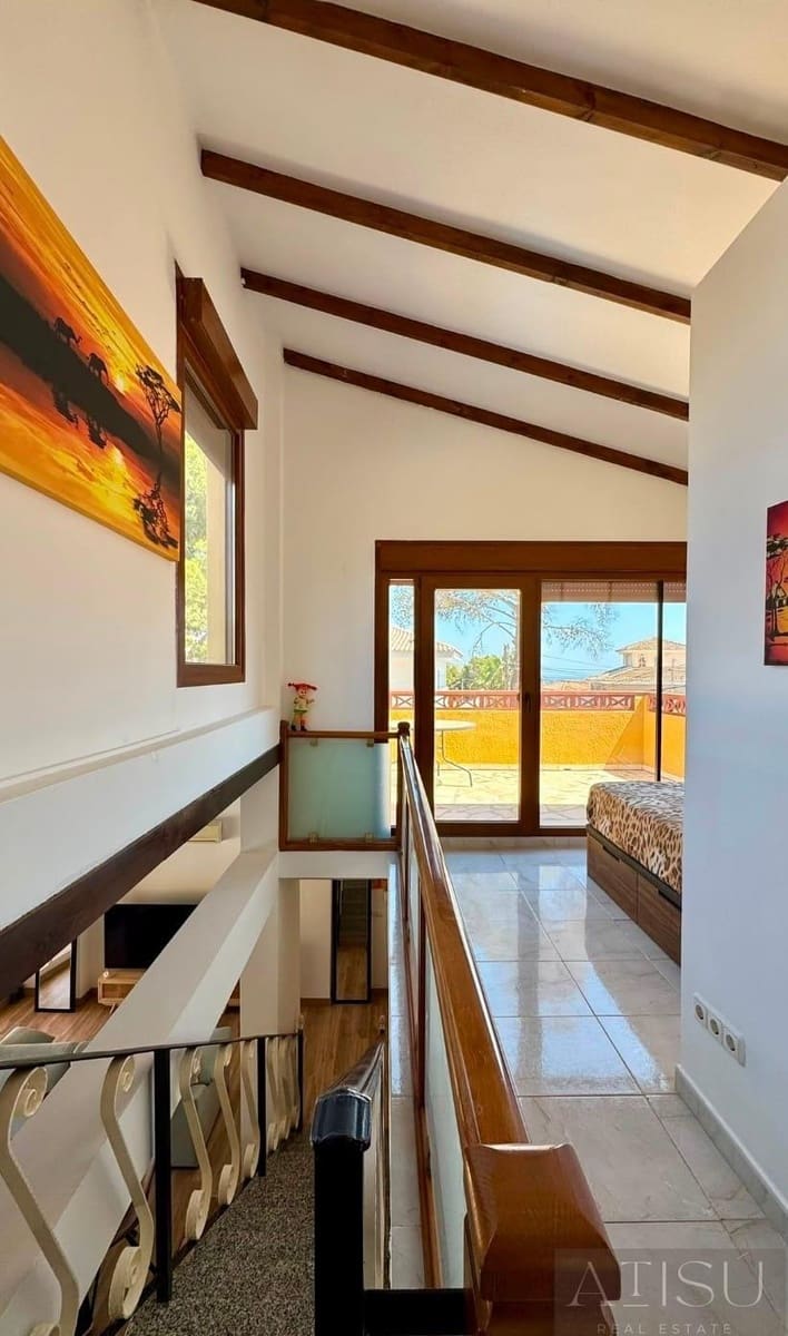 Chalet de 2 habitaciones en La Nucia en venta con piscina garaje - 420.000 € (Ref: 10179622)