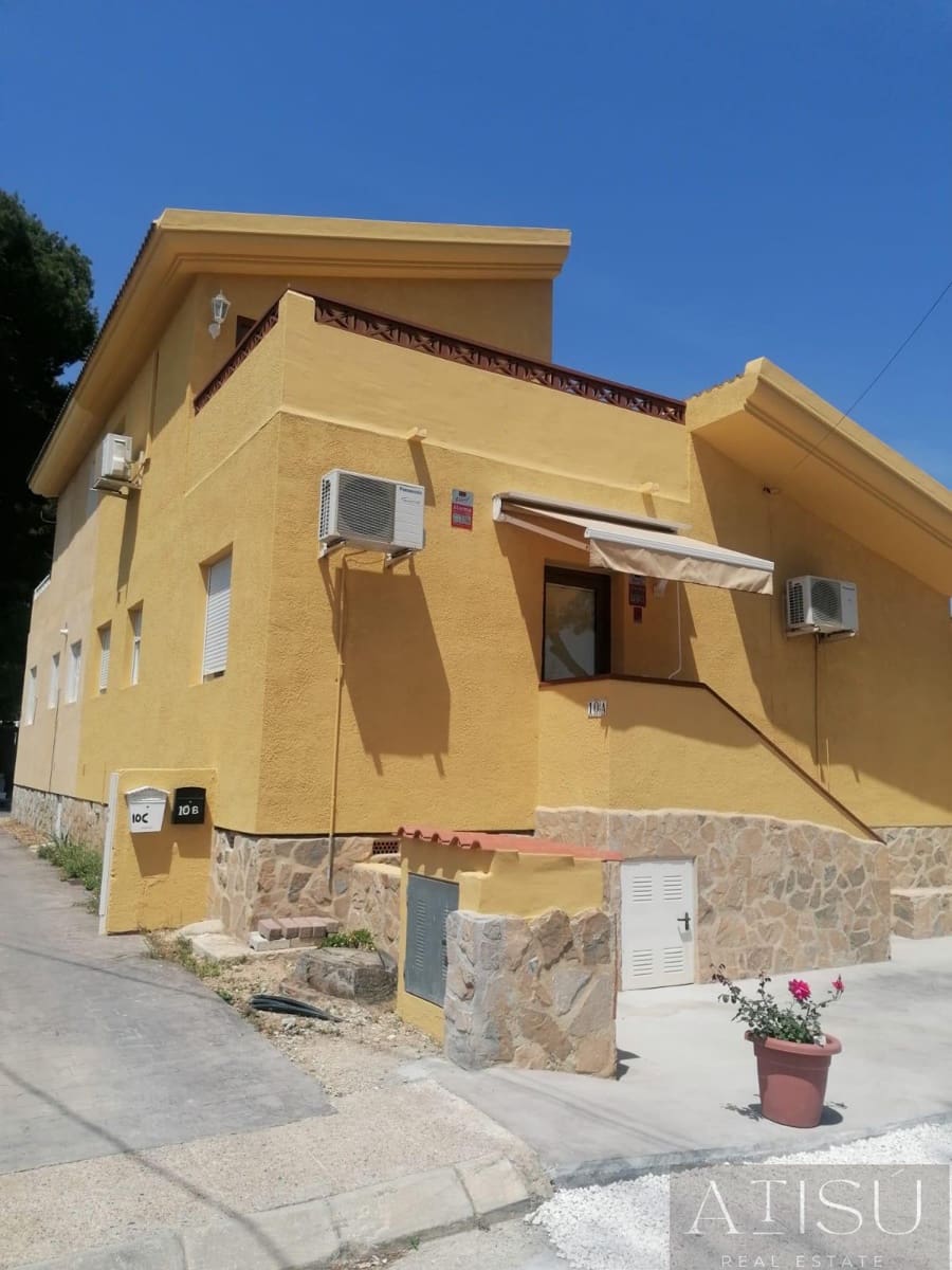 Chalet de 2 habitaciones en La Nucia en venta con piscina garaje - 420.000 € (Ref: 10179622)