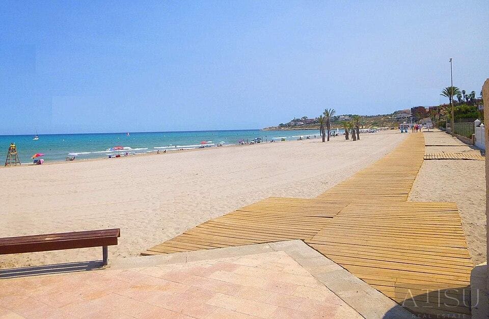 4 Zimmer Villa zu verkaufen in El Campello mit Garage - 275.000 € (Ref: 10180638)