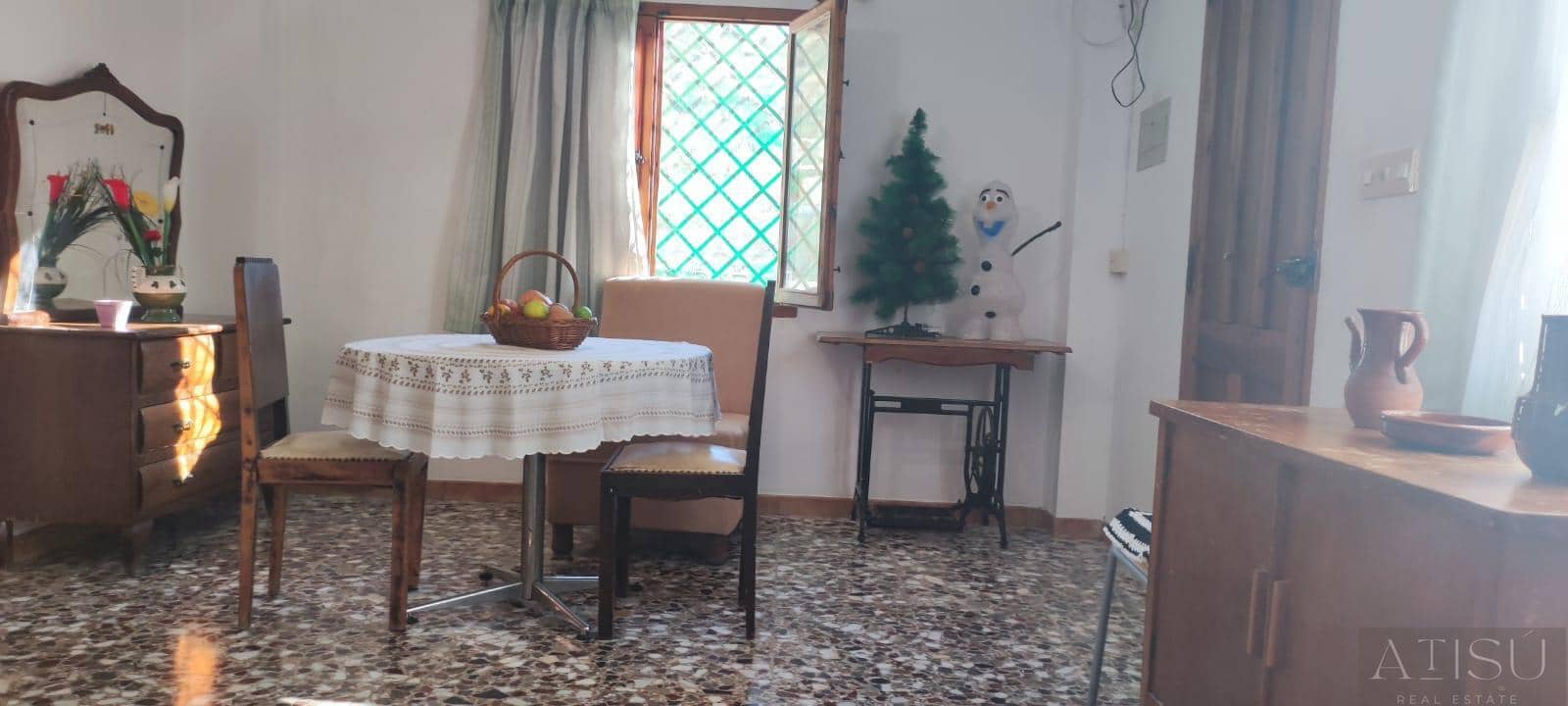 4 Zimmer Villa zu verkaufen in El Campello mit Garage - 275.000 € (Ref: 10180638)