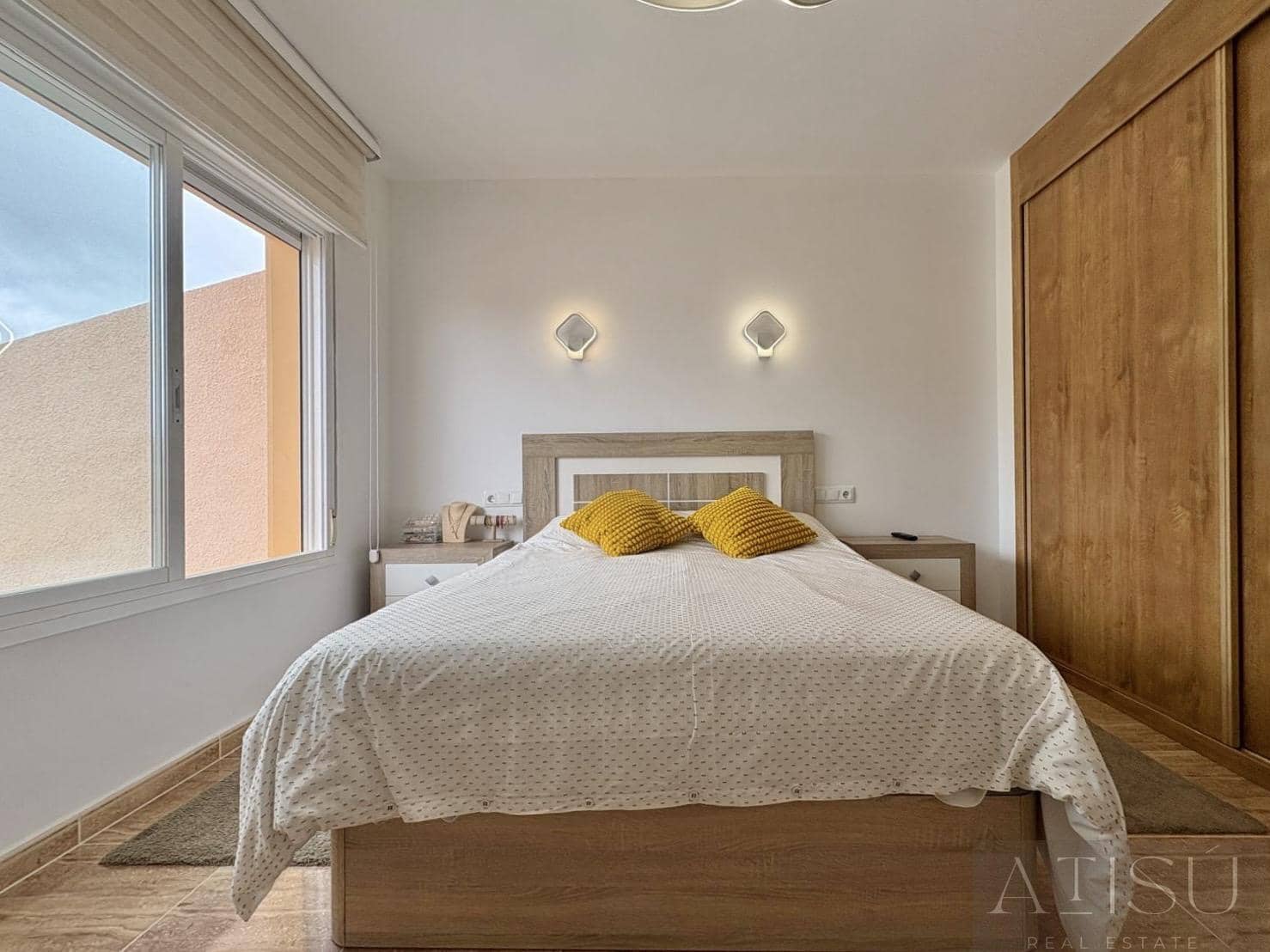 Pareado de 4 habitaciones en Calpe / Calp en venta con piscina garaje - 627.000 € (Ref: 9894811)