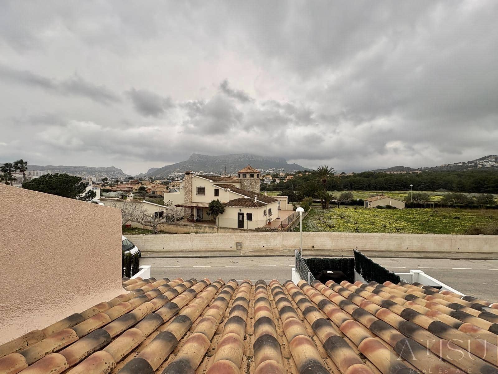 Pareado de 4 habitaciones en Calpe / Calp en venta con piscina garaje - 627.000 € (Ref: 9894811)