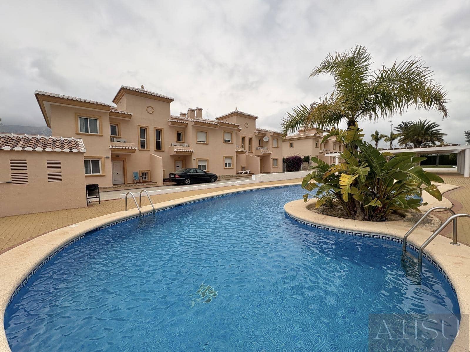 Pareado de 4 habitaciones en Calpe / Calp en venta con piscina garaje - 627.000 € (Ref: 9894811)