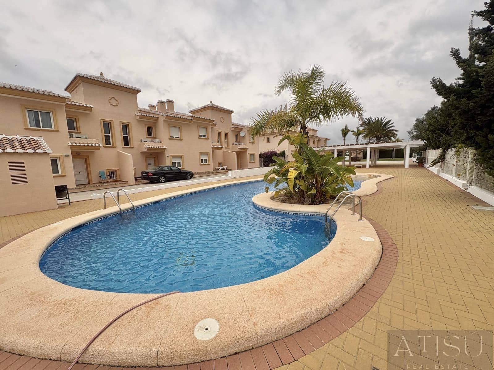 Pareado de 4 habitaciones en Calpe / Calp en venta con piscina garaje - 627.000 € (Ref: 9894811)