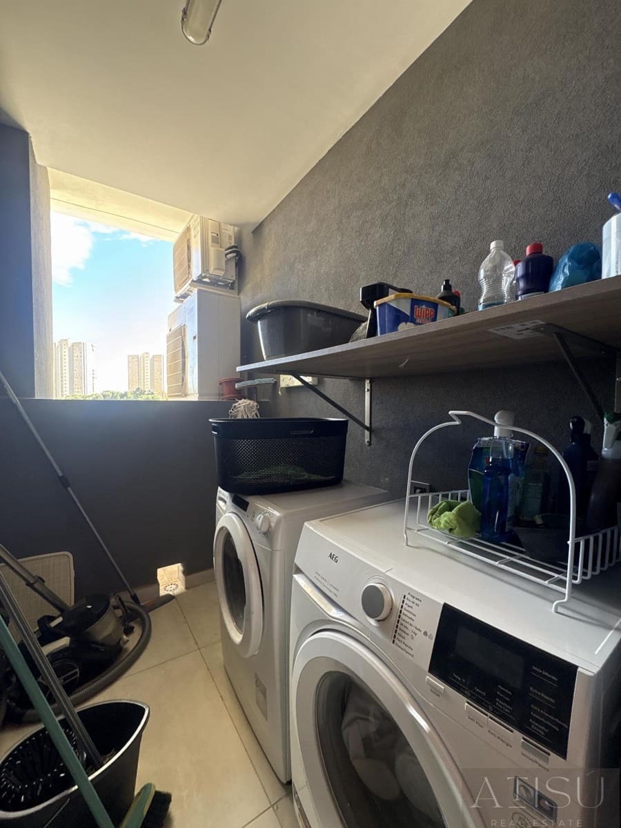 3 bedroom Flat for sale in Benidorm with pool garage - € 599,000 (Ref: 9894814)