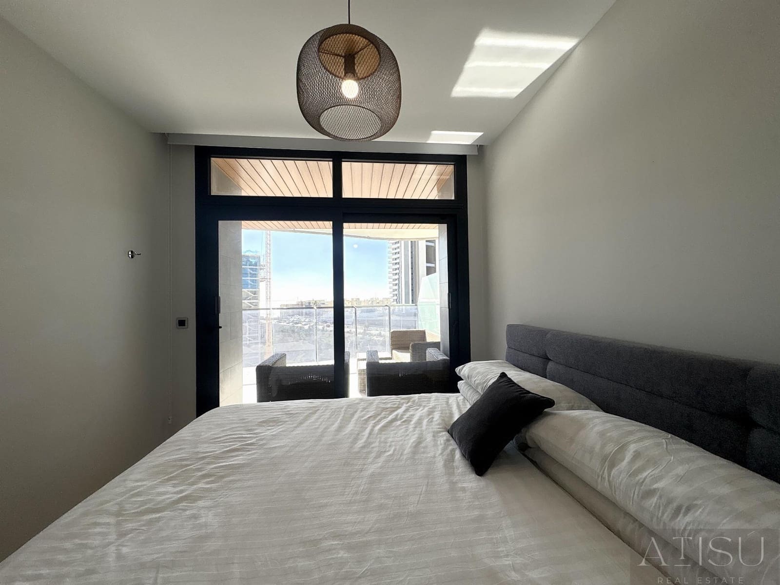 3 bedroom Flat for sale in Benidorm with pool garage - € 599,000 (Ref: 9894814)