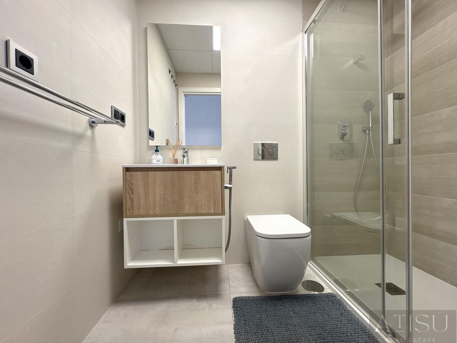 3 bedroom Flat for sale in Benidorm with pool garage - € 599,000 (Ref: 9894814)
