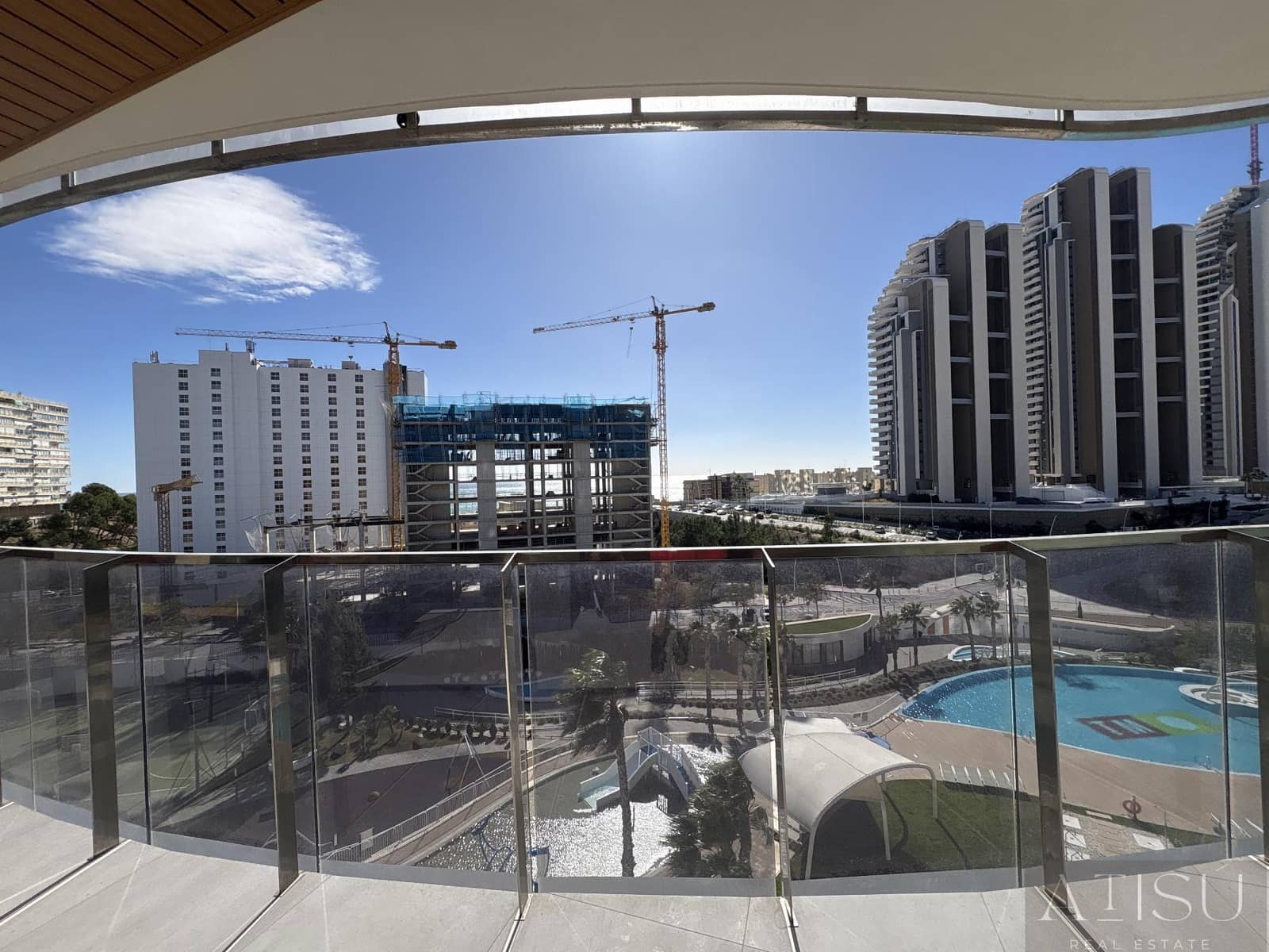 3 bedroom Flat for sale in Benidorm with pool garage - € 599,000 (Ref: 9894814)