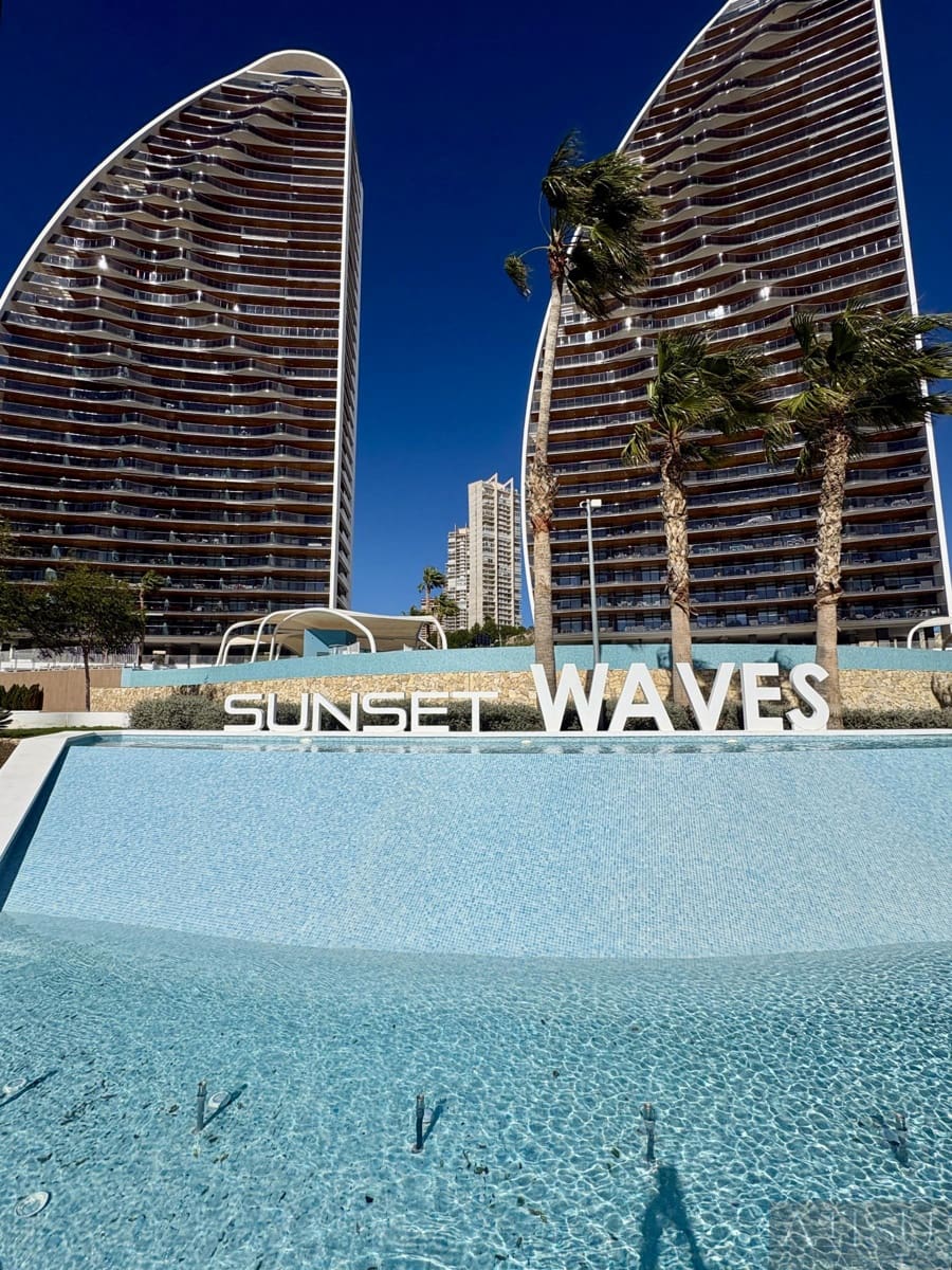 3 bedroom Flat for sale in Benidorm with pool garage - € 599,000 (Ref: 9894814)