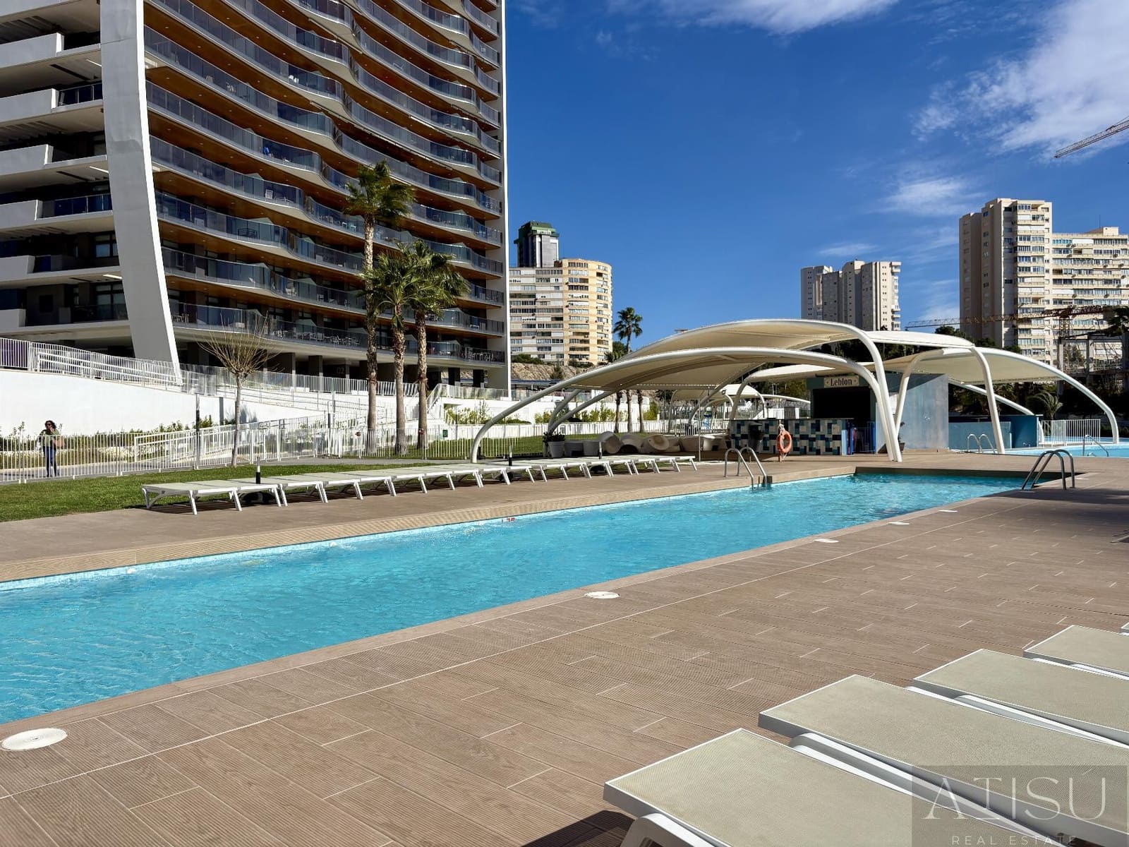 3 bedroom Flat for sale in Benidorm with pool garage - € 599,000 (Ref: 9894814)