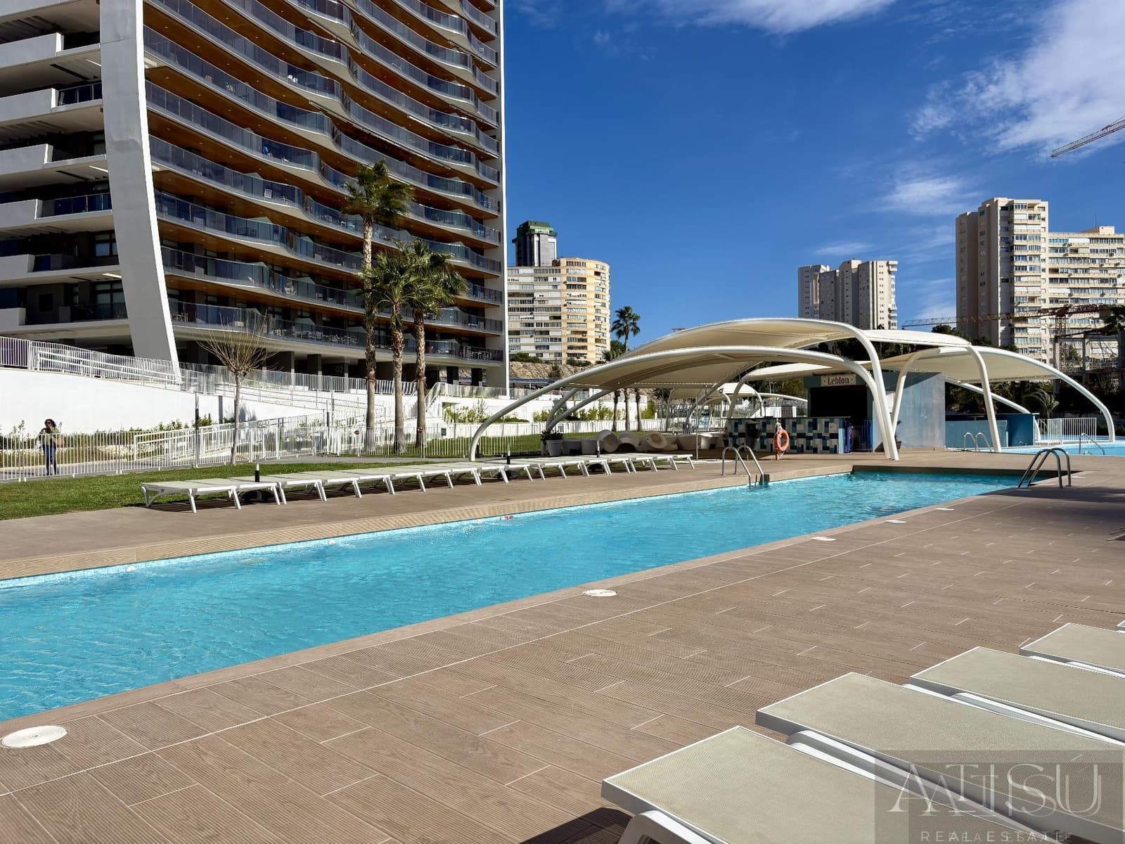 3 bedroom Flat for sale in Benidorm with pool garage - € 599,000 (Ref: 9894814)