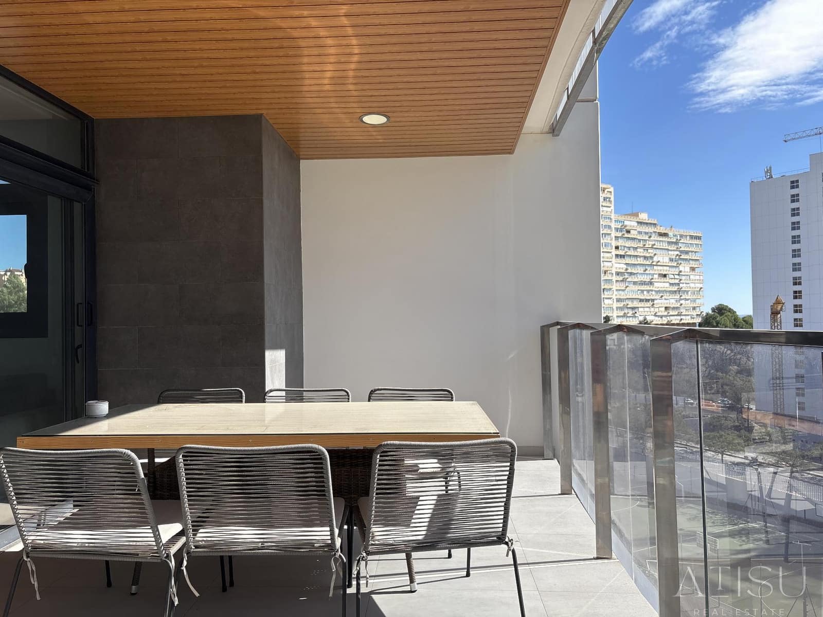 3 bedroom Flat for sale in Benidorm with pool garage - € 599,000 (Ref: 9894814)