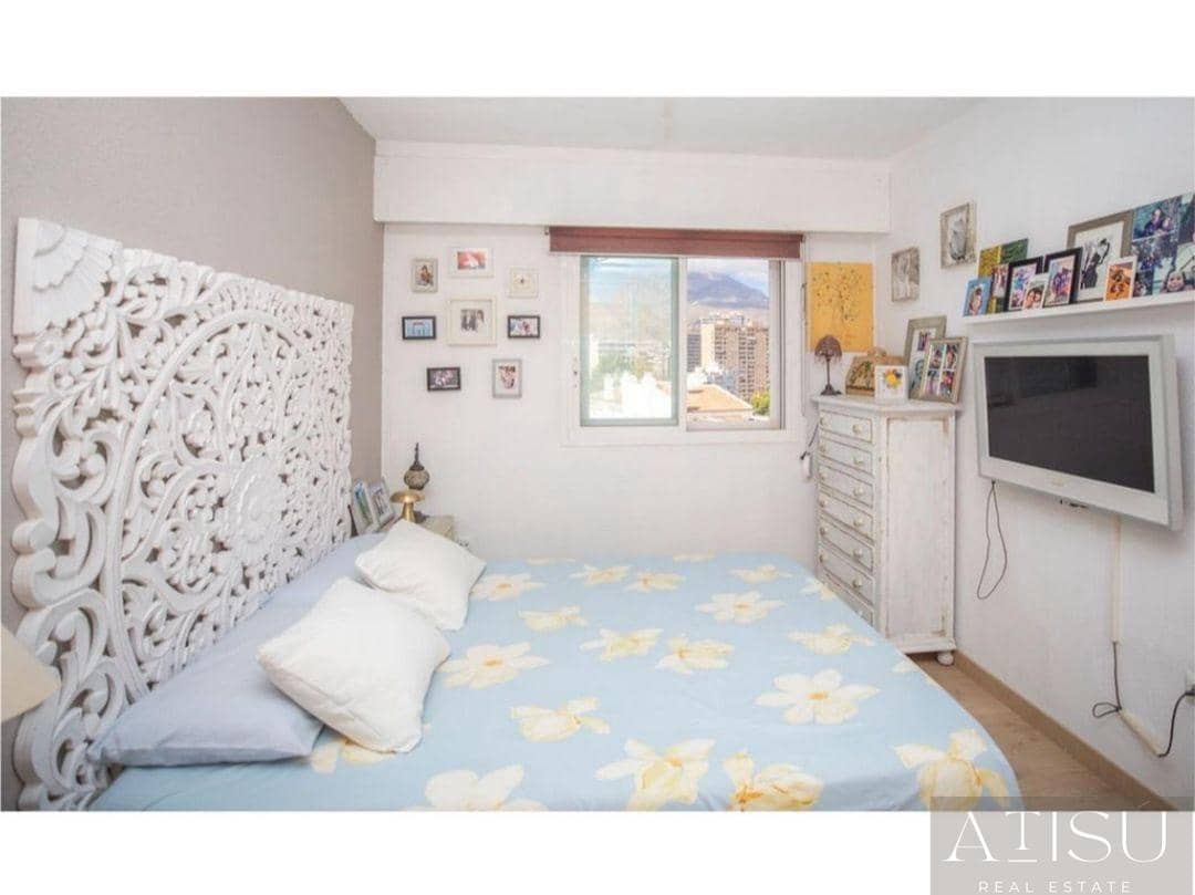 Chalet de 2 habitaciones en Benidorm en venta con piscina garaje - 275.000 € (Ref: 9894816)